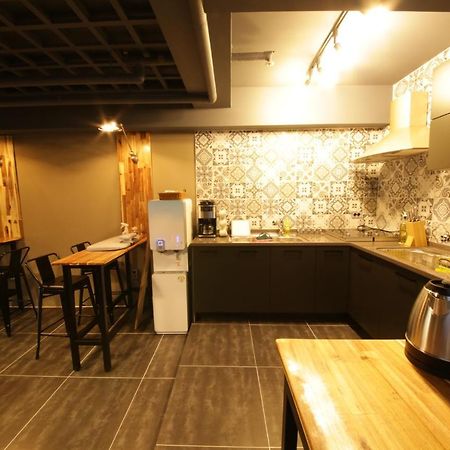 Hostel Familie Busan Station Экстерьер фото