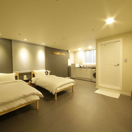 Hostel Familie Busan Station Экстерьер фото