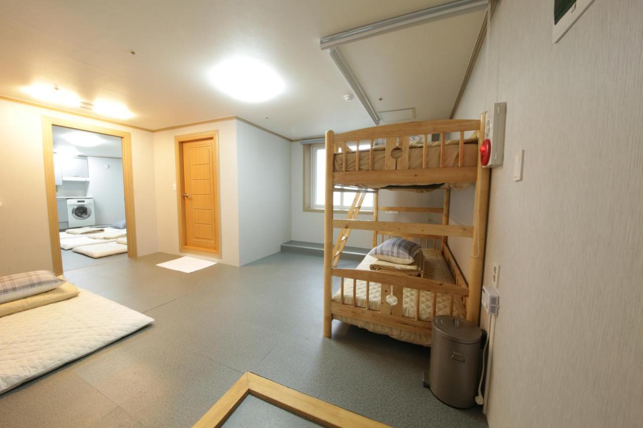Hostel Familie Busan Station Экстерьер фото