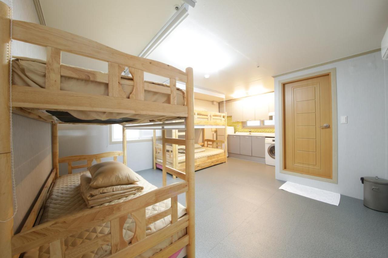 Hostel Familie Busan Station Экстерьер фото