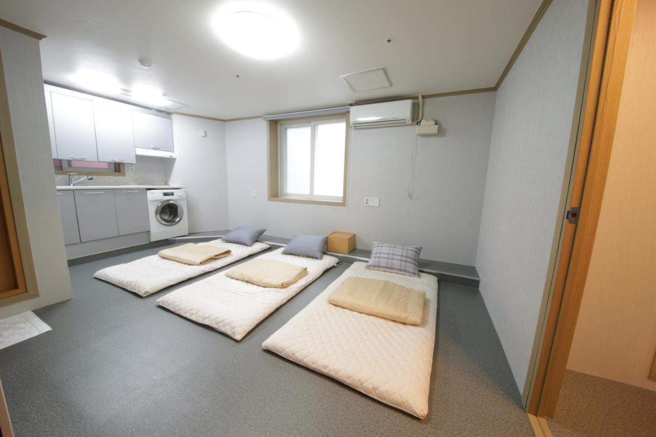 Hostel Familie Busan Station Экстерьер фото