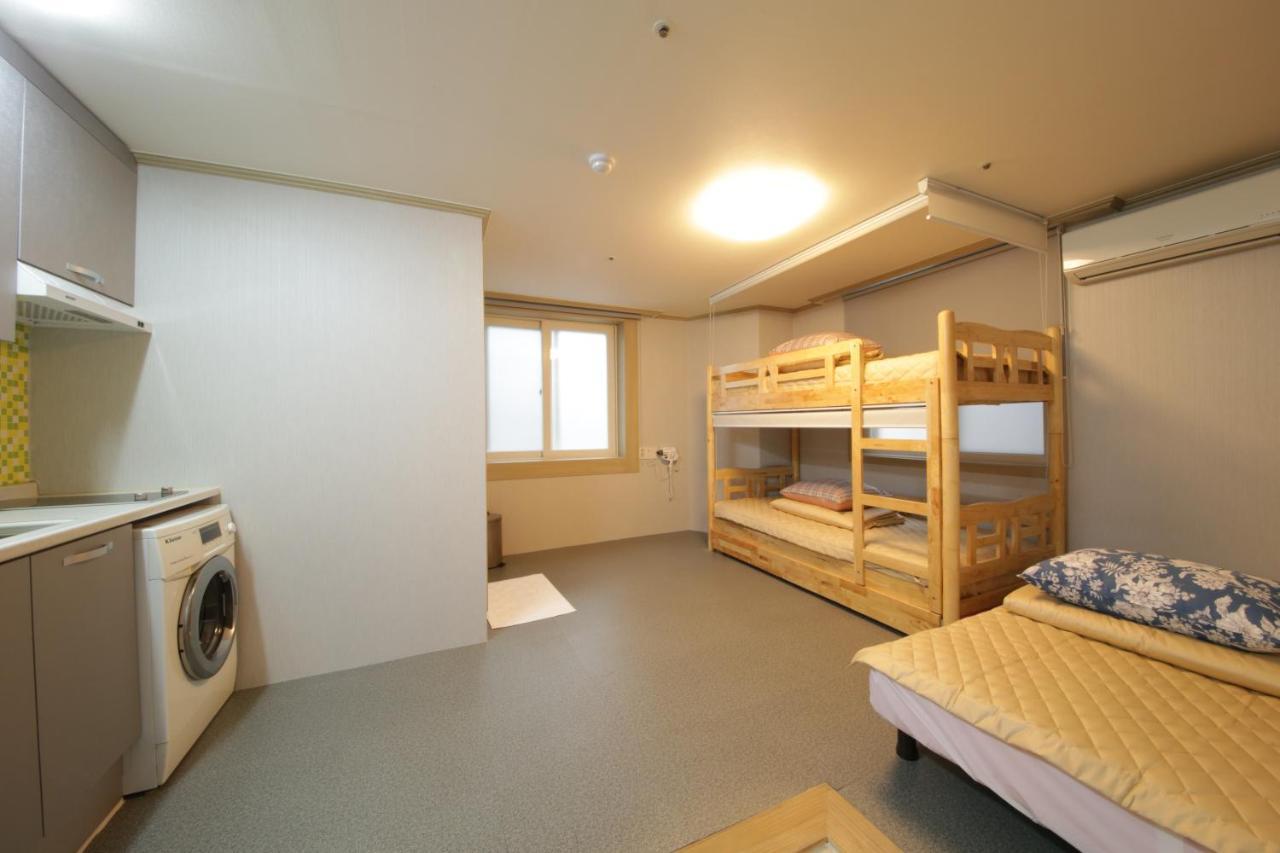 Hostel Familie Busan Station Экстерьер фото