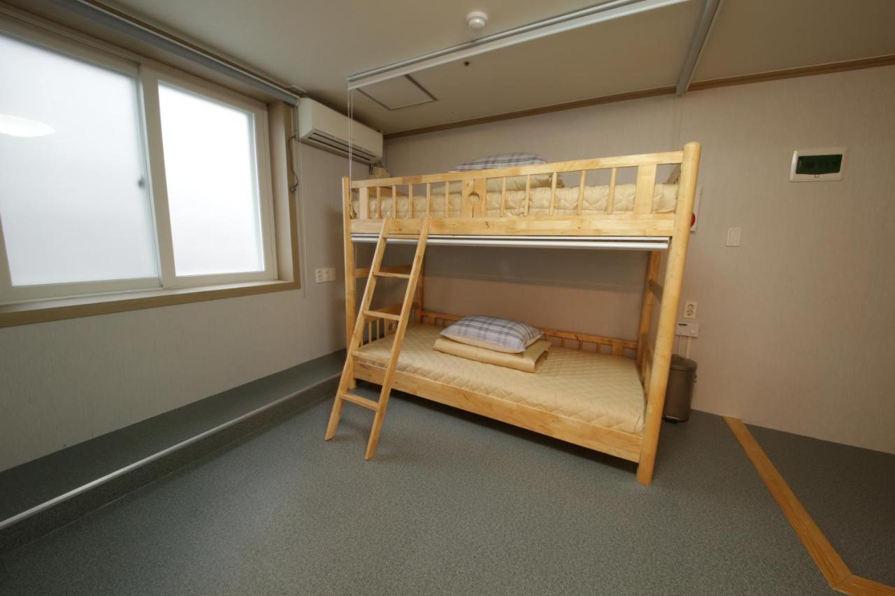 Hostel Familie Busan Station Экстерьер фото